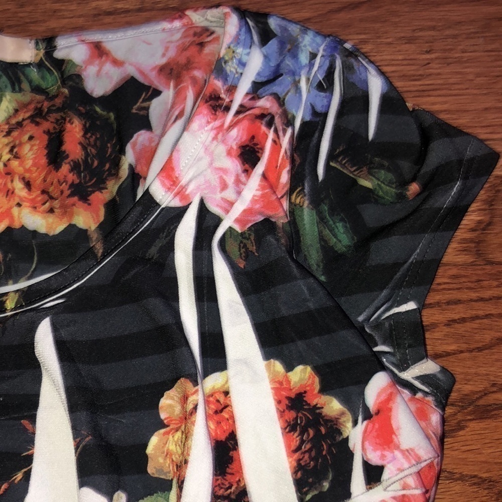 Women’s Ruffle Top - Picture 11 of 13